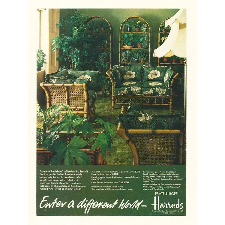 Pagina pubblicitaria d'epoca di Harrods: un salotto di vimini fra le piante, «Enter a different world»